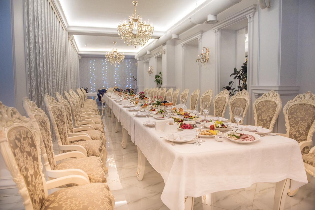 Panskiy Dvir Çernivtsi Dış mekan fotoğraf