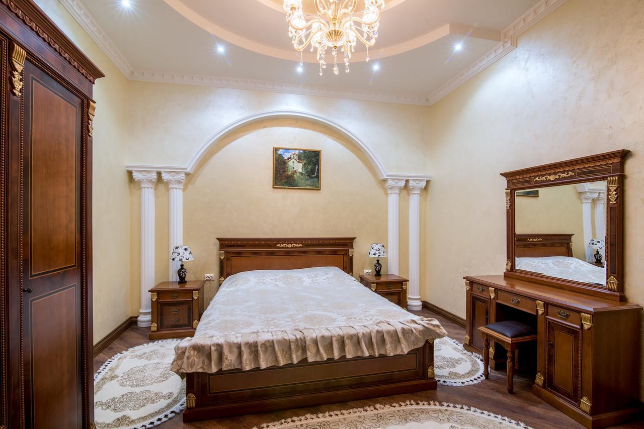 Panskiy Dvir Çernivtsi Dış mekan fotoğraf